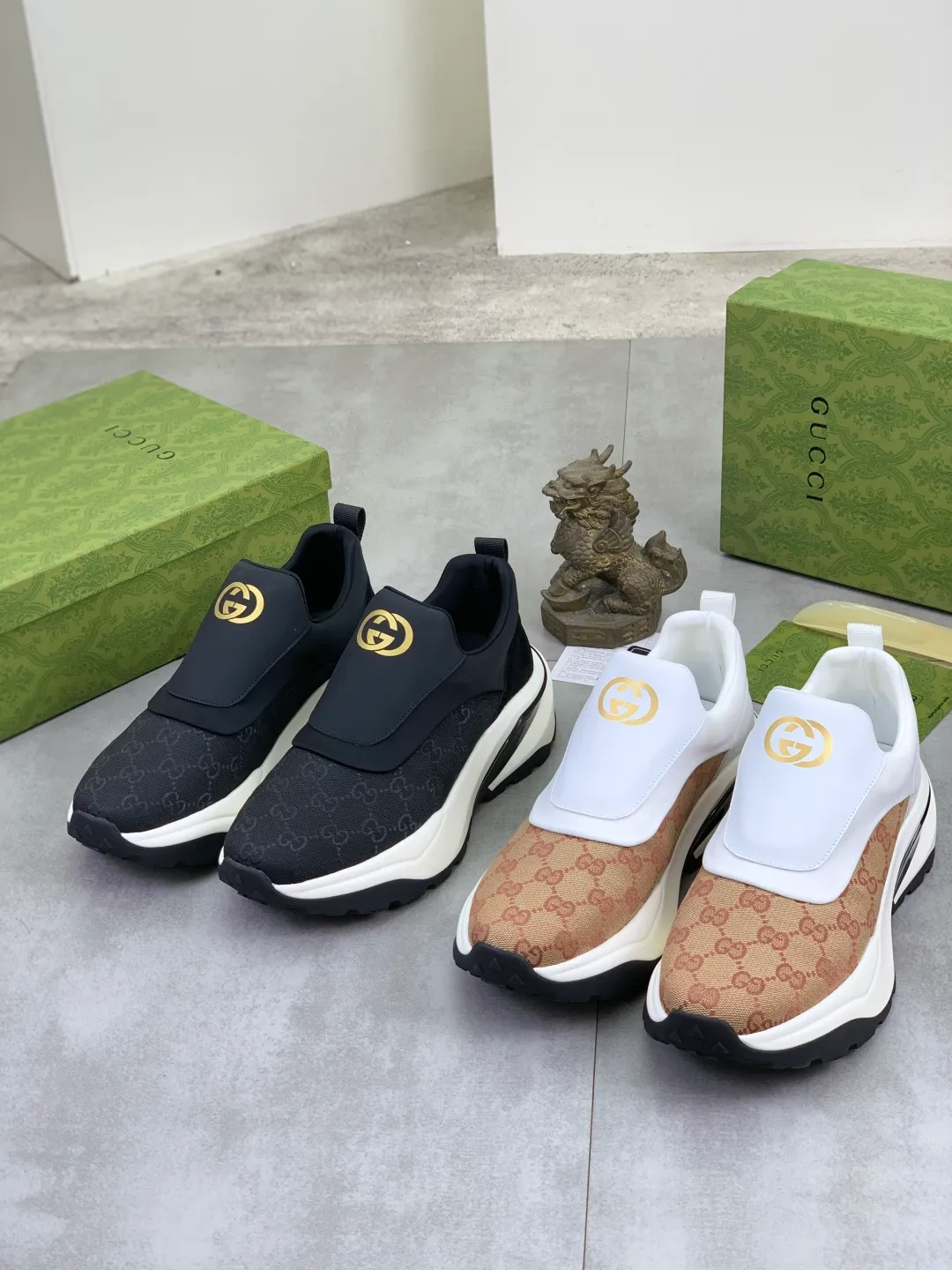 Men's Men's Shoes P440 💰[New Style] 🆘 The latest model from Gucci's official website🎁Classic casual and fashionable men's shoes👟Hot style💥The style is simple and elegant, exclusive for trendy men. Unique official website latest brand elements👑Gucci original decoration, fashionable and generous, the fabric is made of original soft calfskin➕Comfortable soft sheepskin lining ✅The official website specifies wear-resistant foam outsole_full of elasticity, classic model taken in real life🎬Color: 2️⃣colors optional😍Number: 38-44